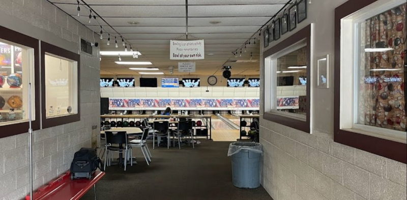 Pins Bar and Grille, Bowling and Event Center (Town and Country Lanes) - Web Listing (newer photo)